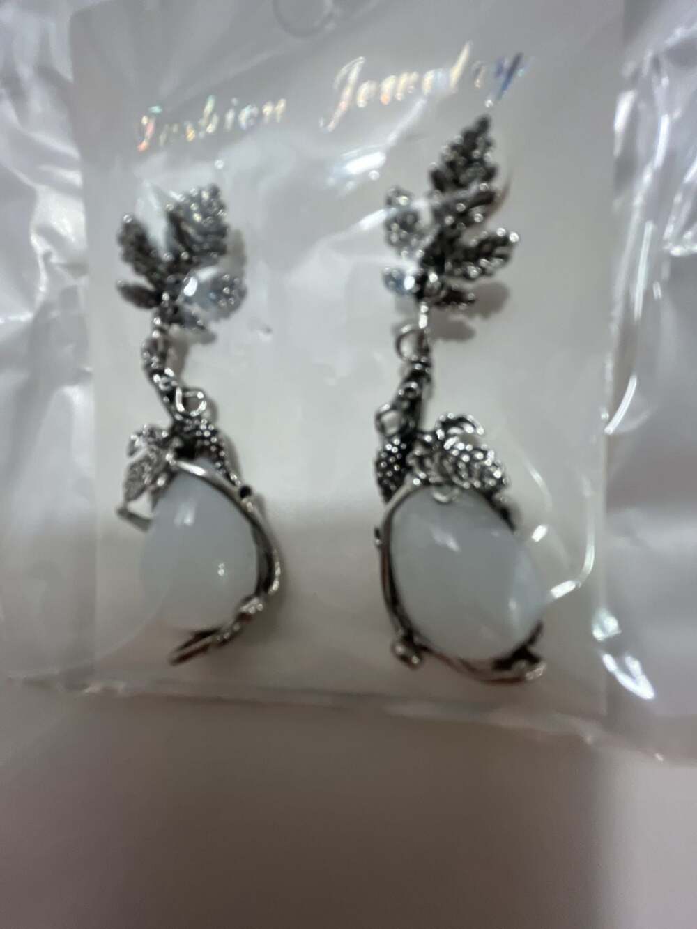 Silver-Tone Vine and Leaf Teardrop White Cabochon Fashion Earrings